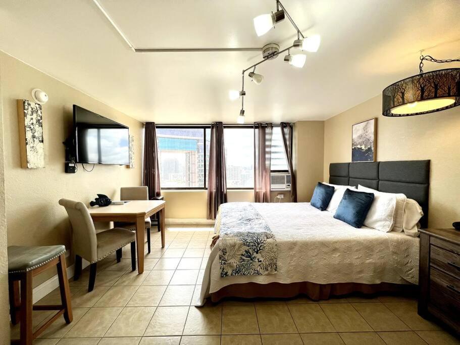King Bed, Spacious, Legal, View Honolulu Exteriör bild